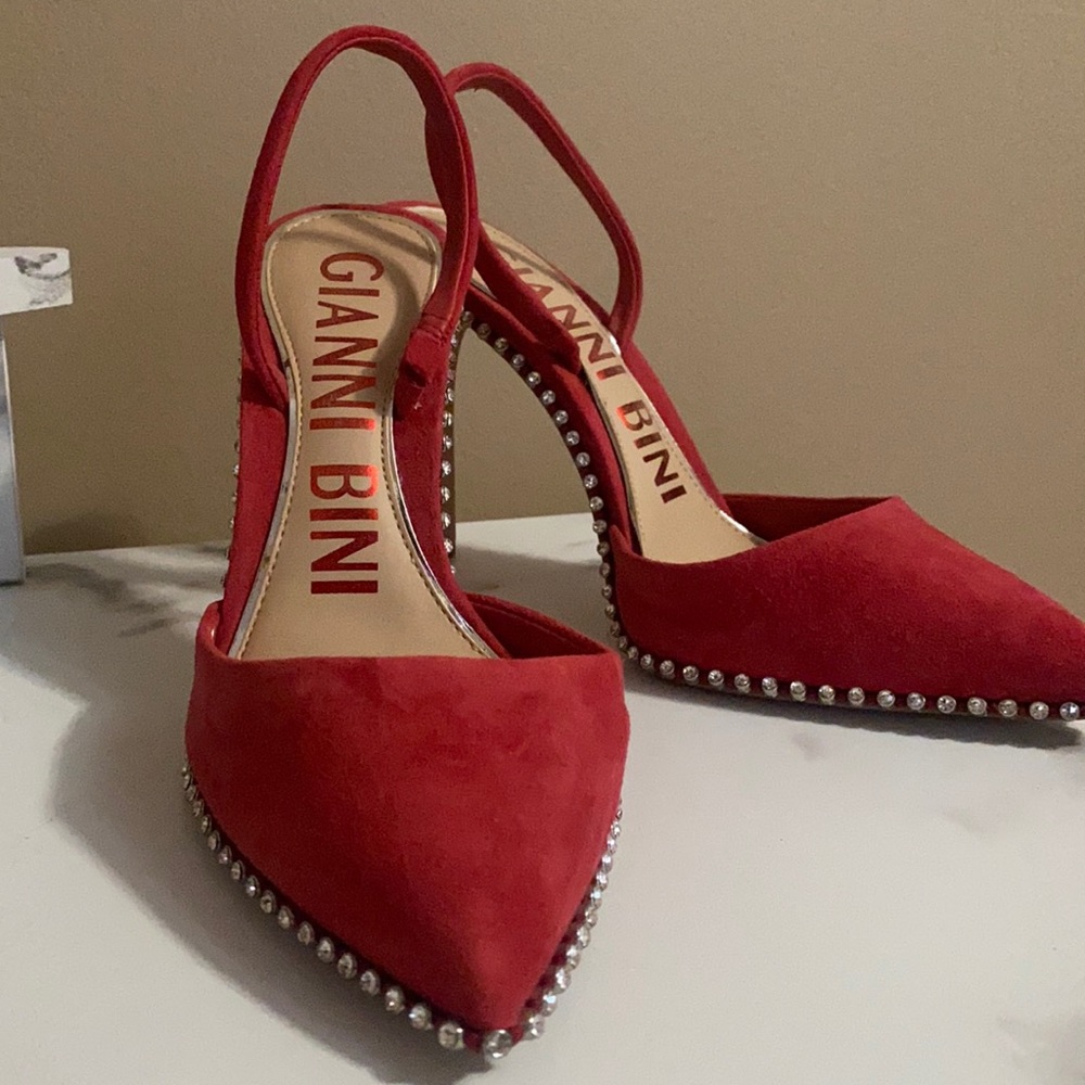 Gianni Bini
Kahleaa Slingback Rhinestone Trim Detail Dress Pumps